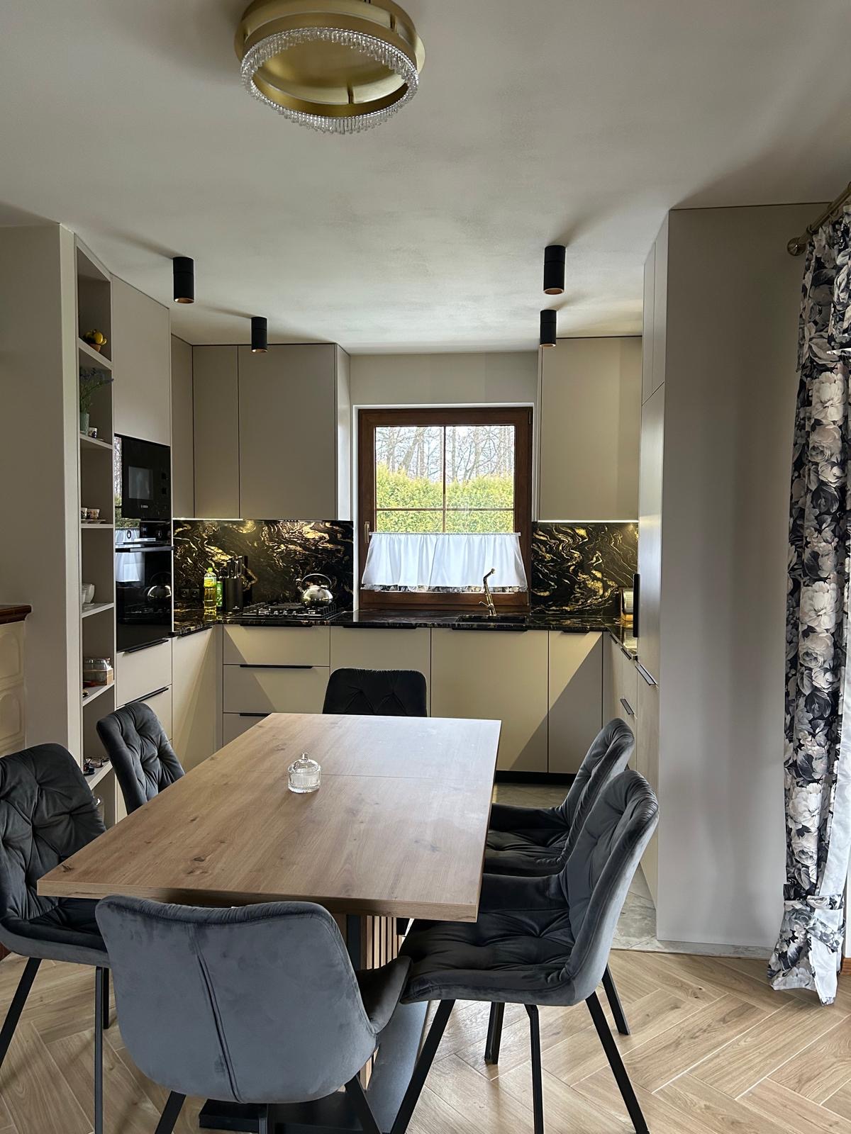 e1a6af9c-6df0-4857-97c2-ca02ab0df382